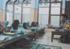Jadi-Guru-Ngaji,-Cara-Pak-Bhabin-Polres-Kediri-Kota-Bangun-Moral-Generasi-Bangsa-Sejak-Dini