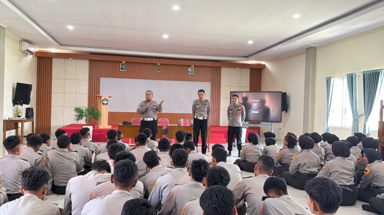 Polresta Sidoarjo Berikan Penyuluhan Pemahaman Dasar AI di SMA Bhayangkari Porong