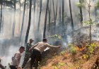 Polres-Ponorogo-dan-Tim-Gabungan-Tembus-Medan-Curam-Lereng-Gunung-Limas-Padamkan-Api-Karhutla