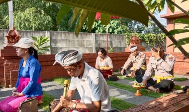 Pura-Kertha-Bumi-Bhayangkara-Gelar-Ibadah-Suci-Tilem