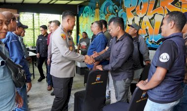 Kapolresta-Malang-Kota-Ajak-Media-dan-Suporter-Jaga-Kamtibmas,-Dorong-Aremania---Bonek-Rawat-Kedamaian-Sepak-Bola