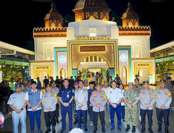 Tinjau Stasiun Tugu DIY, Kapolri Pastikan Puncak Arus Mudik Berjalan Aman