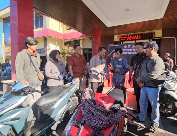Polres Probolinggo Temukan dan Serahkan Motor yang Hilang, Korban Curanmor Tersenyum Riang