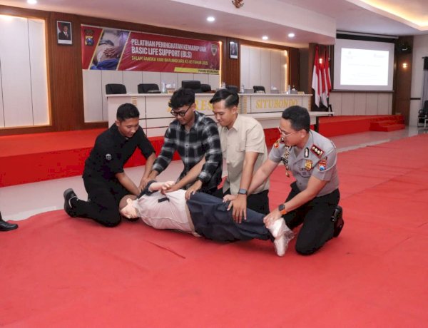 Polres Situbondo Gandeng IDI Latih Personel Kemampuan Basic Life Support