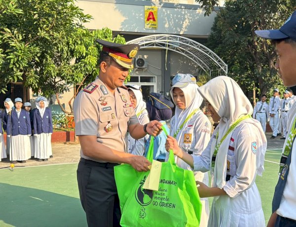 Wakapolresta Sidoarjo Buka MPLS SMAN 2 Sidoarjo, Bekali Pentingnya Disiplin Waspadai Bahaya Kenakalan Remaja