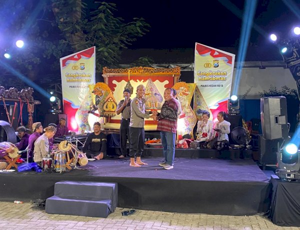 Gelar Wayang Cangkrukan Polres Kediri Kota Edukasi Kamtibmas Lewat Seni Budaya