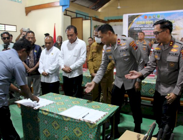 Dari Perselisihan Menuju Persaudaraan, Polda NTT Kawal Perdamaian Lowonara–Belle