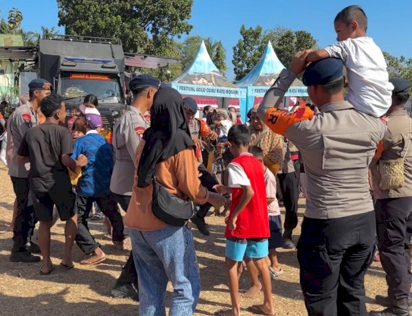 Polri Gelar Senam Trauma Healing untuk Bangkitkan Semangat Pengungsi Pascagempa
