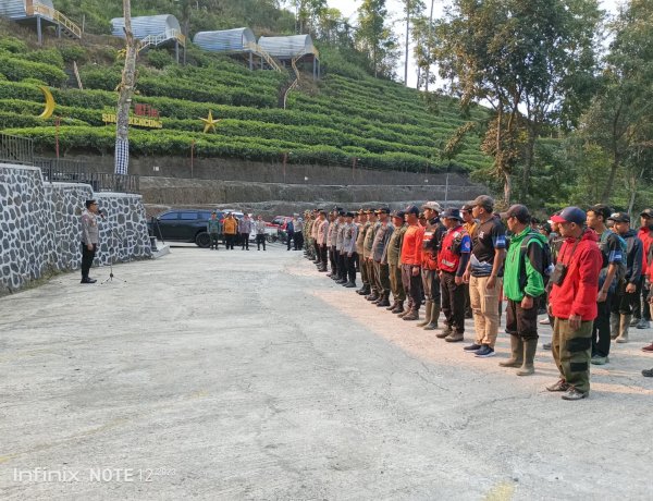 Tembus Ketinggian 1.800 MDPL, Tim Gabungan Polres Blitar Jinakkan Api di Gunung Buthak
