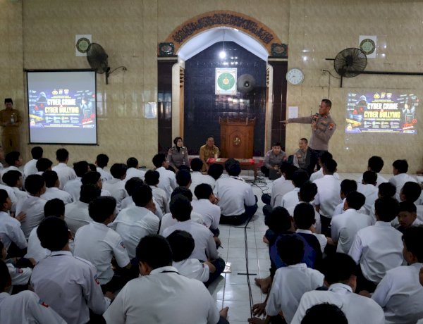 Polresta Sidoarjo Masuk Sekolah,Tanamkan Sadar Hukum pada Pelajar dan Cegah Radikalisme