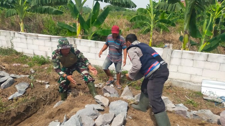 Sinergi TNI-Polri dan Masyarakat dalam Pembangunan TPQ Masjid di Desa Tambak Kalisogo Jabon Sidoarjo