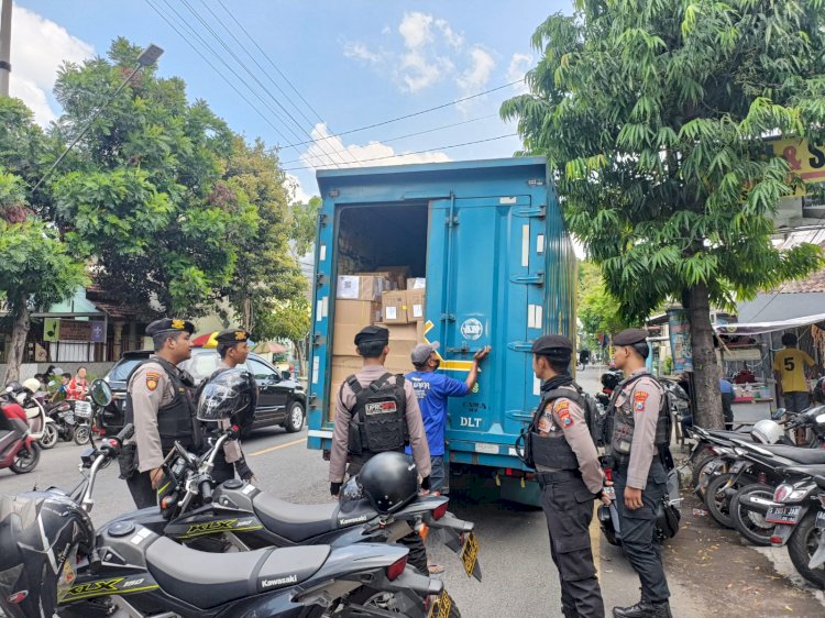 Siagakan Personel 24 Jam Polres Kediri Kota Pastikan Kantor dan Gudang Logistik KPU Aman