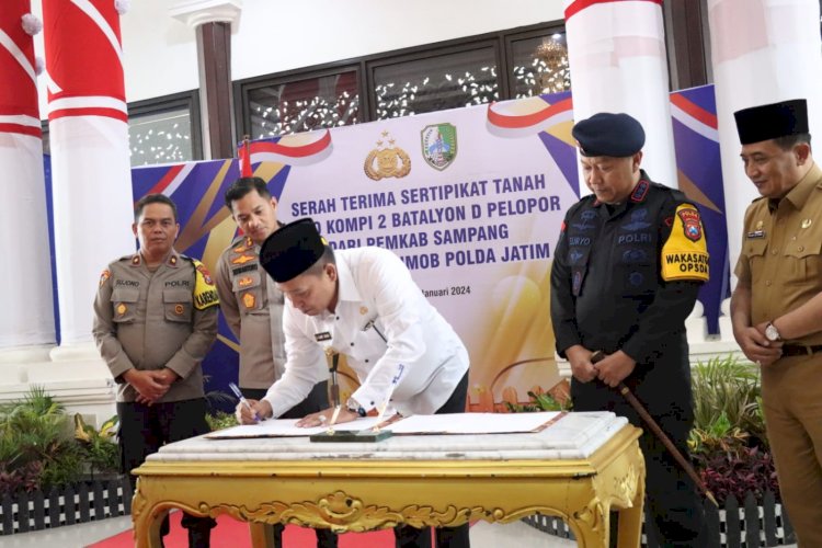 Polda Jatim Terima Hibah Tanah dari Pemkab Sampang Untuk Pembangunan Kompi Brimob