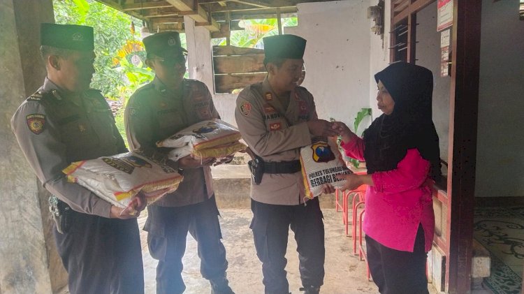 Polres Tulungagung Beri Bantuan Keluarga Petugas Linmas TPS 7 Desa Notorejo yang Meninggal