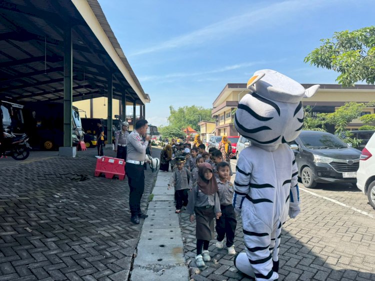 Edukasi Tertib Lalu Lintas di Satlantas Polresta Sidoarjo