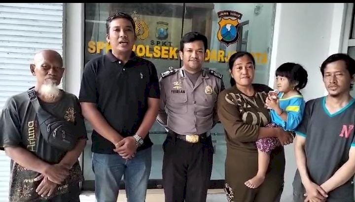 Anggota Polsek Sidoarjo Kota Respon Cepat Penemuan Anak Hilang