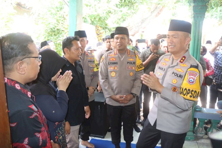 Kapolda Jatim Peduli Anggota KPPS Sidoarjo Gugur dalam Tugas