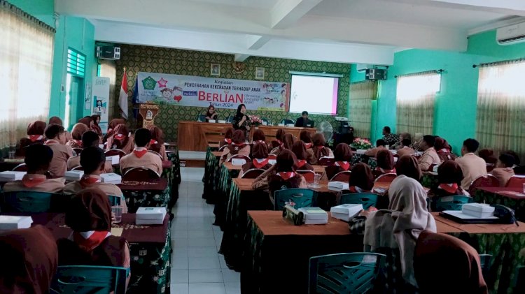 Unit PPA Satreskrim Polresta Sosialisasikan BERLIAN di SMPN 1 Krembung