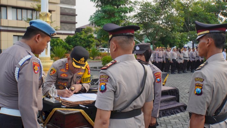 Kapolresta Sidoarjo Pimpin Sertijab Kasat Binmas dan Kapolsek