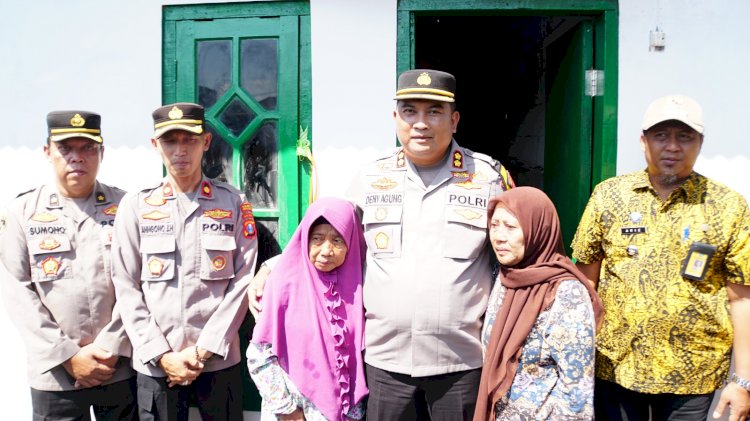 Hari Bhayangkara Ke-78, Polresta Sidoarjo Bedah Rumah di Kalijaten