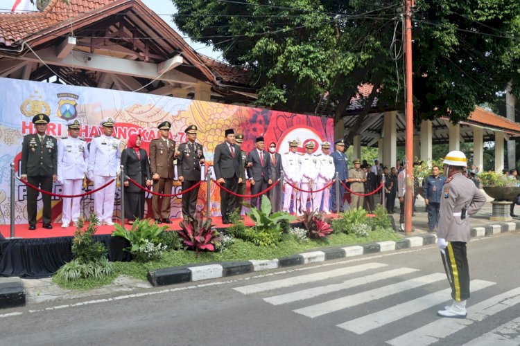 Upacara Hari Bhayangkara Ke-78 di Alun-alun Dimeriahkan Pocil dan Defile Pasukan