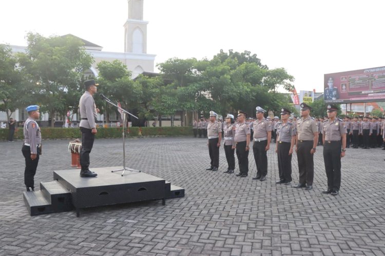 53 Anggota Polresta Sidoarjo Dapat Kado Kenaikan Pangkat di Hari Bhayangkara Ke-78