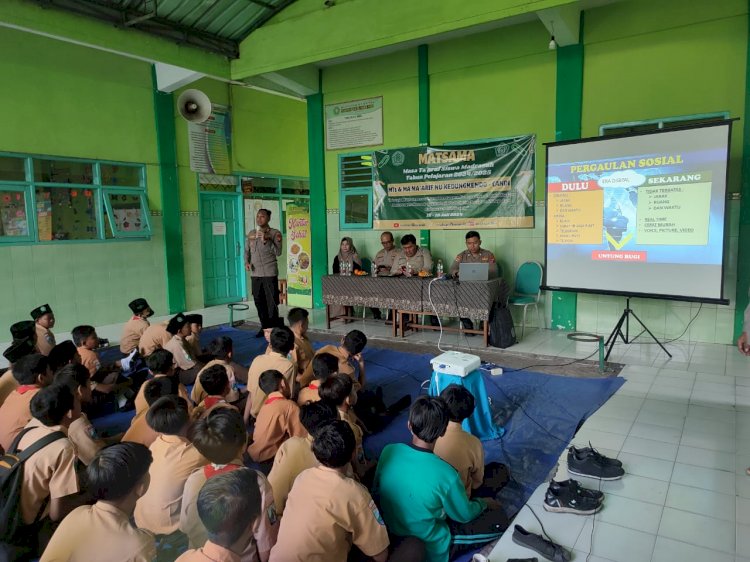 Polisi Edukasi Pelajar tentang Bahaya Kenakalan Remaja