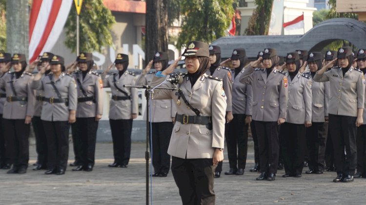 Jelang Hari Jadi Ke-76, Polwan Sidoarjo Ziarah Rombongan ke Makam Pahlawan