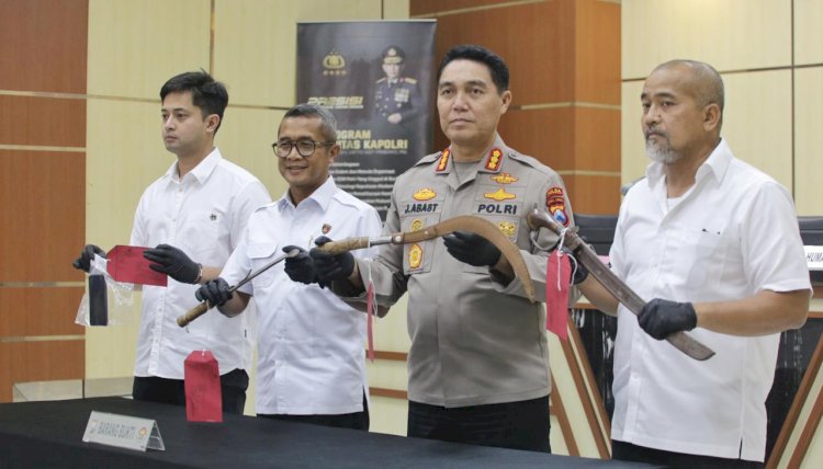 Polda Jatim Amankan Tiga Tersangka Kasus Pemerasan Disertai Pengancaman di Pasuruan
