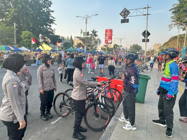 Polwan Polresta Sidoarjo Hadirkan Pengamanan Humanis di CFD, Wujudkan Rasa Aman dan Nyaman bagi Masyarakat