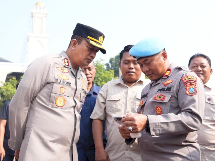 Cegah Pelanggaran Anggota, Wakapolresta Sidoarjo Periksa Handphone Anggota