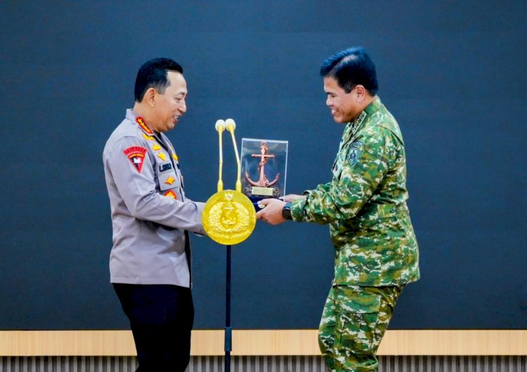 Kapolri Bersama Menko Polkam dan Pimpinan Lembaga Negara Perkuat Kebersamaan di Mabes TNI AL